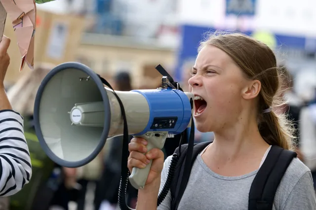 Klimaatgek Greta Thunberg haalt uit naar Trump én Harris, roept op tot onrust: "Vul de straten, blokkeer, boycot, bezet!"