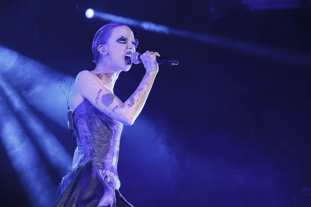 Knettergestoorde Songfestival-kandidaat 'Bambie Thug' krijgt een meltdown: "The queers are coming!"