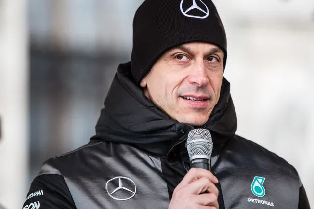 Toto Wolff wil "beste coureur" Max Verstappen naar Mercedes halen: transfer naar zilveren team is onvermijdelijk
