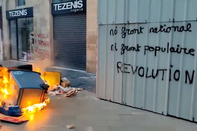 Filmpje! Radicaal-linkse ANTIFA gekken zetten Frankrijk in de FIK: 'Woede om overwinning Rassemblement National'