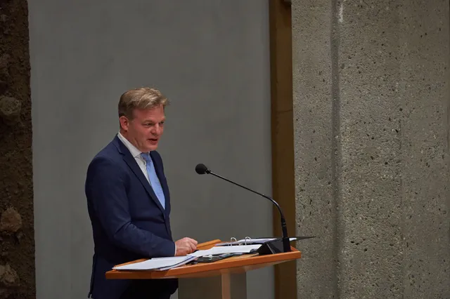 Labiele Pieter Omtzigt valt PVV-minister Faber aan op partijcongres: 'Niets concreets gedaan!'