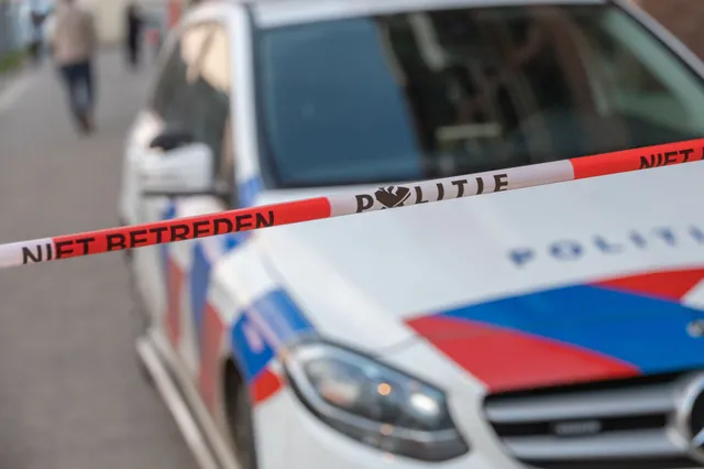 Arrestatieteam rukt uit naar AZC op verzoek van buitenlandse instantie: één kansparel opgepakt