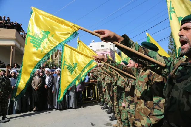 Plasterk legt de vinger op de zere plek: Israël verdedigt burgers, Hamas en Hezbollah gebruikt ze als schild