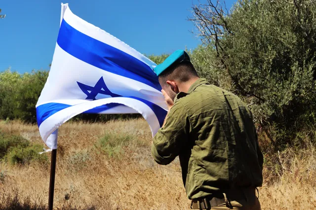 LOL! Noord-Hollandse Statenleden vluchten jankend weg: 'Voorstel provinciehuis 7 oktober in Israëlische kleuren uit te lichten'