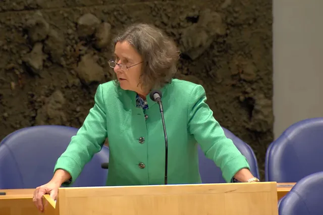 Moedige Faber (PVV) houdt zich makkelijk staande in Vragenuurtje: "Ik had geen telraam bij me"