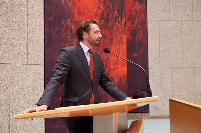 Schandalig: EU naait Nederland met handelstekort – Baudet heeft gelijk!