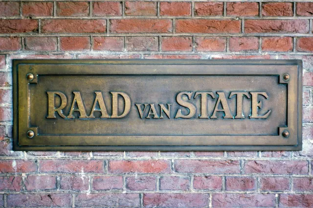 Raad van State: Asielopvang Schiphol blijft ondanks kritiek op strenge regels