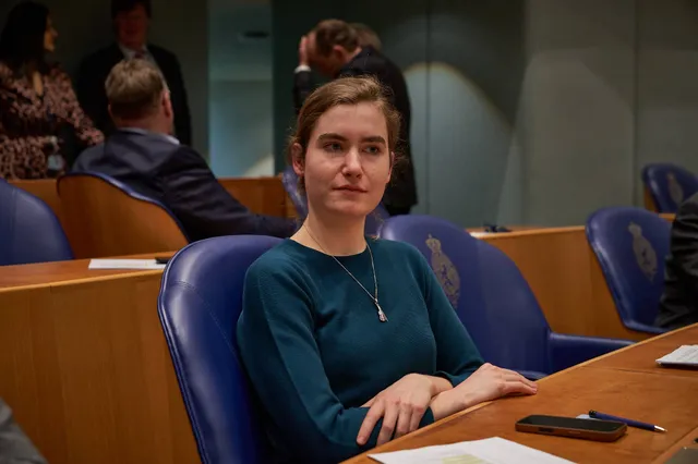 HILARISCH: Lidewij de Vos vernietigt klimaatgek Hermans – Jip en Janneketaal wint!