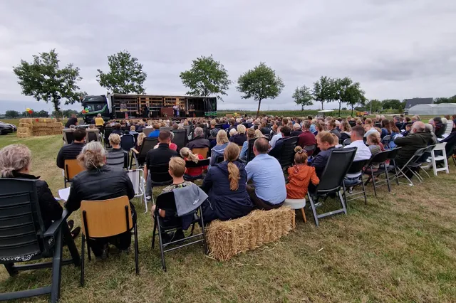 Openlucht zangavond Werkgroep Berdien aan Puntweg