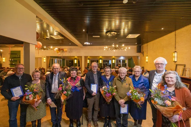 Mannenkoor huldigt 5 jubilarissen en benoemt 3 ereleden