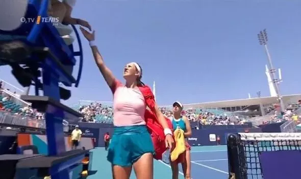 VIDEO: Azarenka abruptly retires and storms off court during Fruhvirtova match at Miami Open