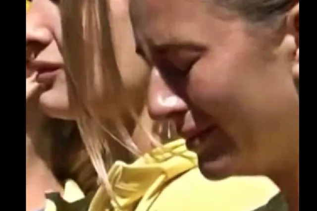 (VIDEO) Heartbreaking moment Kostyuk bursts into tears singing Ukrainian national anthem at Billie Jean King Cup