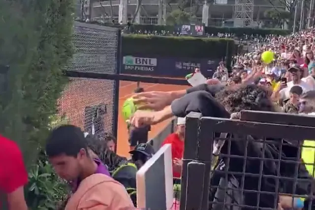 (VIDEO) Alcaraz gets called a 'piece of s***' for not signing autograph for fan at Rome Open