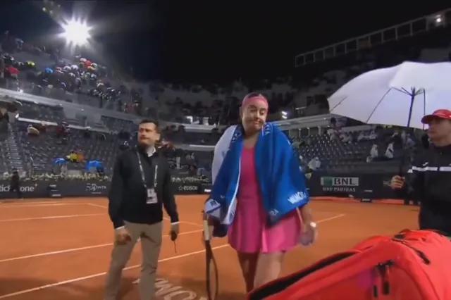 (VIDEO) The more he talks, the harder it rains: Rome Open official tries to convince Ostapenko to play in the rain against Rybakina