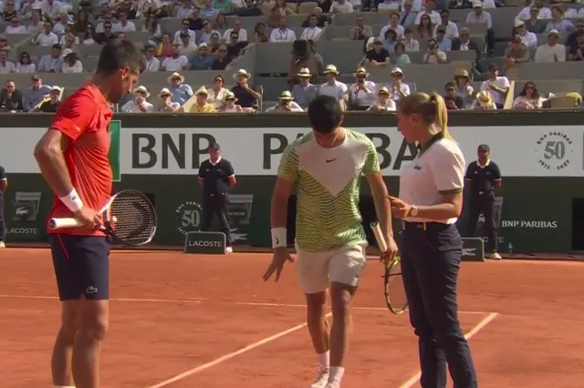 VÍDEO: Alcaraz, sancionado con un juego en contra por pedir una pausa médica 'prohibida' contra Djokovic