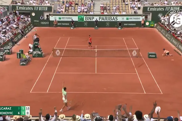 (VIDEO) Alcaraz produces incredible Shot of The Year contender as Djokovic clash delivers at Roland Garros