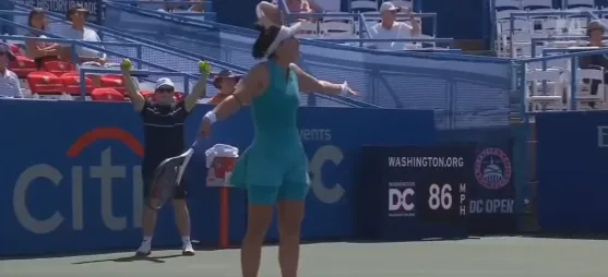 (VIDEO) Andreescu refused to play until security removed guy in crowd