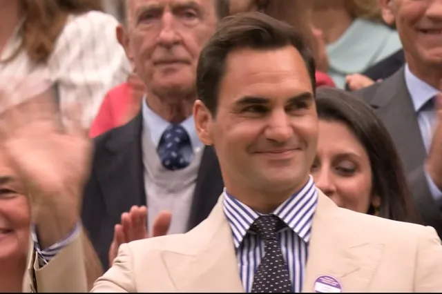 (VIDEO) Federer returns to Centre Court to rapturous reception as he joins wife Mirka in crowd