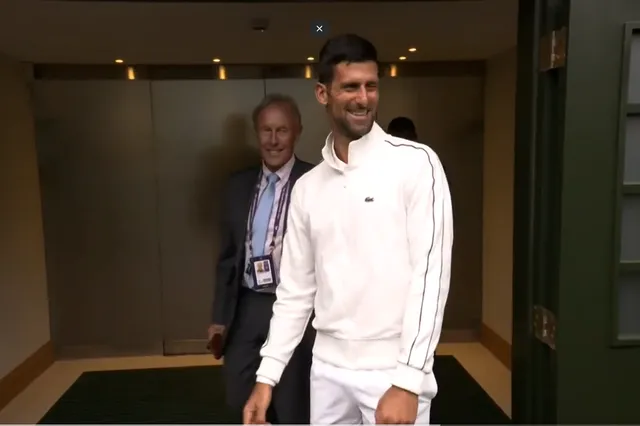 (VIDEO) "Blow... we need everybody to help": Djokovic jokes as he attempts to help dry Centre Court at Wimbledon