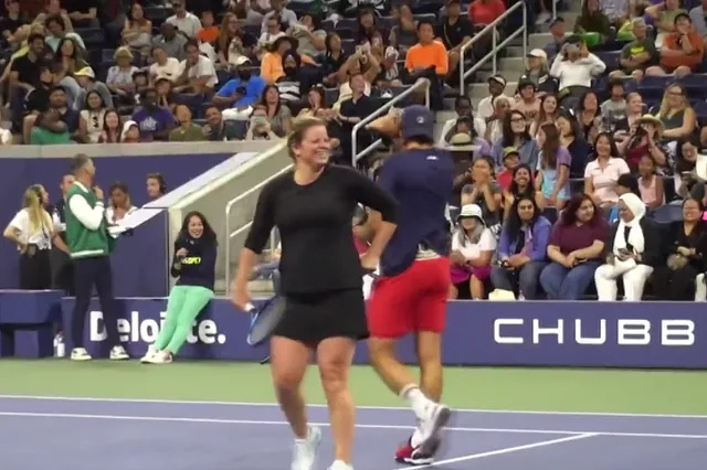 (VIDEO) Tennislegenden bieten eine Show bei den US Open: Wozniacki bereitet sich auf die Rückkehr nach Flushing Meadows mit Blake, Clijsters und Haas vor