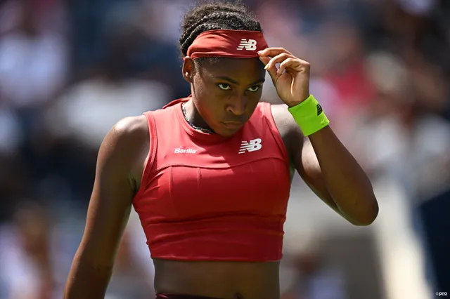 "¡Son tres niños! Brad Gilbert grita señalando a los espectadores que interrumpen la semifinal entre Gauff y Muchova