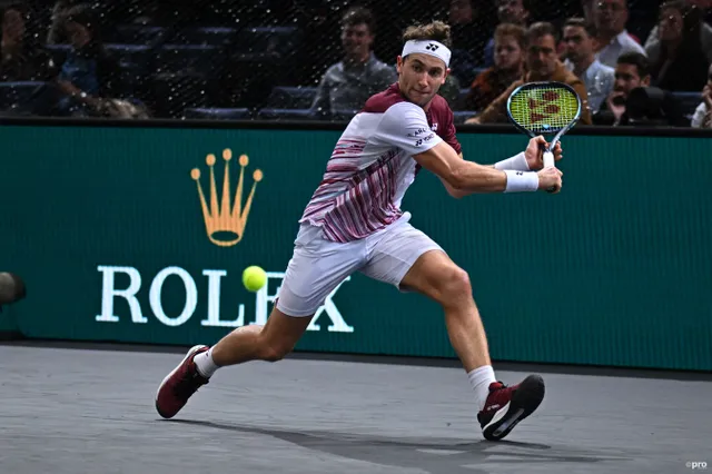 (VIDEO) Casper Ruud zeigt bei den Swiss Indoors mit einem beeindruckenden Tweener-Lob gegen Alexander Bublik, was er drauf hat: "flashy shots"