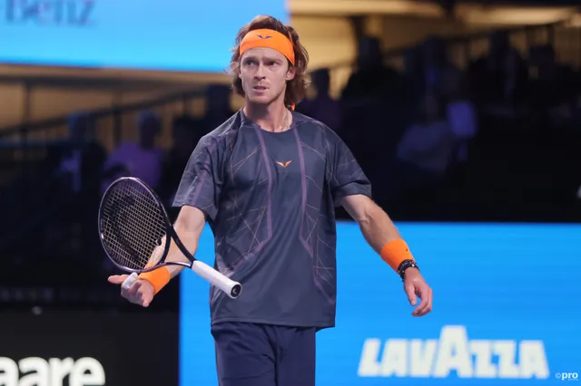 (VÍDEO) Andrey Rublev se golpea la raqueta contra la rodilla y se hace sangre durante la derrota contra Carlos Alcaraz en las ATP Finals