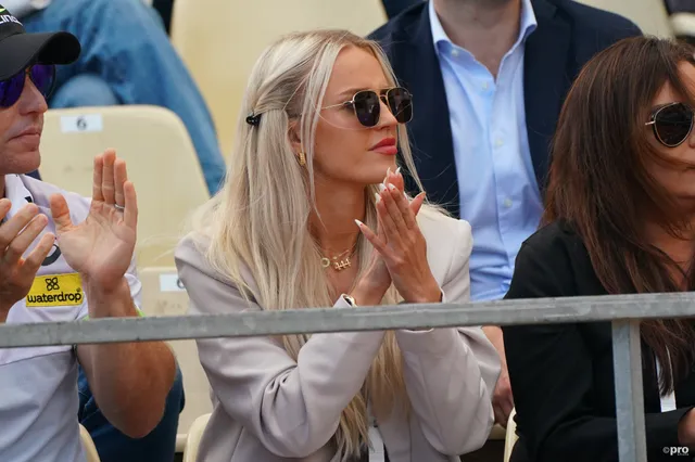 (VIDEO) Eine Frau, die zu ihrem Wort steht: Morgan Riddle, die Freundin von Taylor Fritz, isst Vegemite auf Instagram Live und reagiert darauf mit einem Lachen