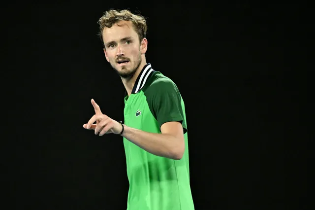 Daniil MEDVEDEV eases into fourth round at 2024 Australian Open, surges past Felix AUGER-ALIASSIME with Nuno Borges next up