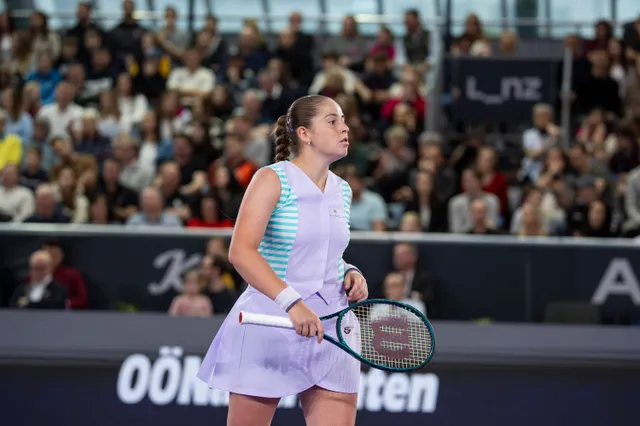 (VIDEO) Jelena Ostapenko hält sich mit witzigen Gesichtsausdrücken beim Wechsel nicht zurück :  "Und deshalb lieben wir sie"