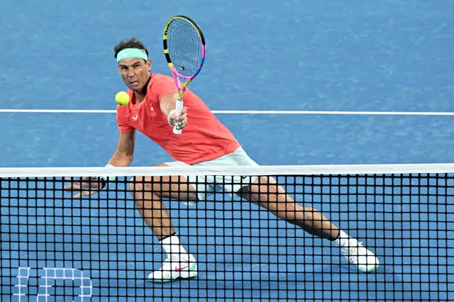 (VIDEO) Rafa Nadal trainiert durch Tauchen im Pool: Kannst du die Sekunden zählen, die er unter Wasser den Atem anhält?