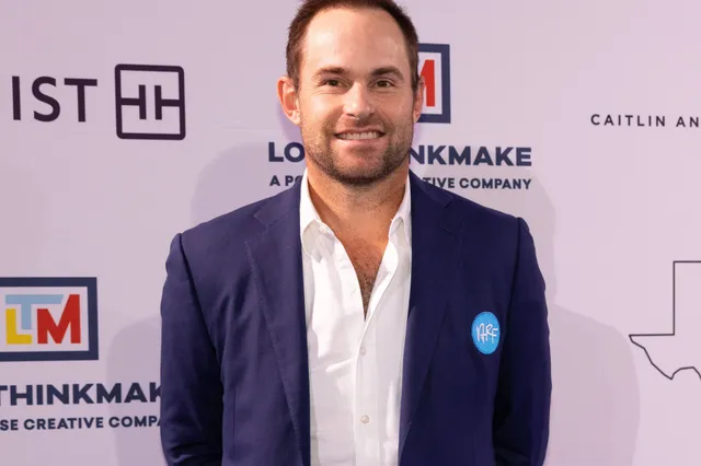 (VIDEO) Caught on camera: Andy Roddick hilariously smashes head off door frame in promo for new podcast