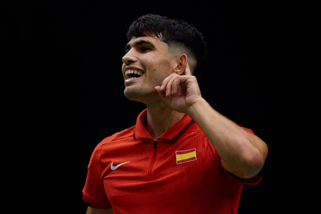 Carlos Alcaraz destroza a Ugo Humbert y clasifica a España para las Finales de la Copa Davis