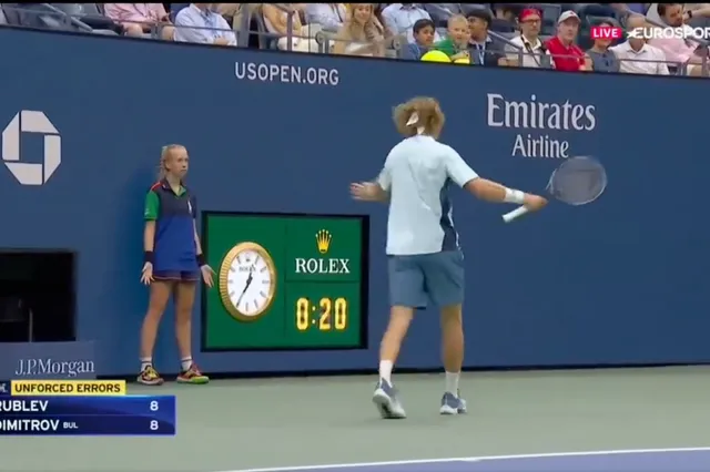 (VIDEO) Andrey Rublev receives medical timeout after making himself bleed smashing his hand off racquet strings