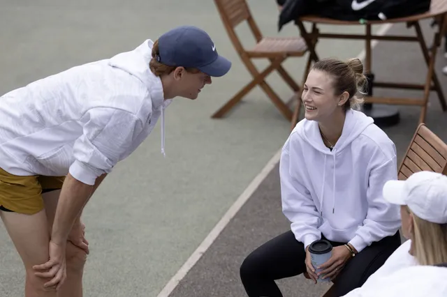 (VIDEO) Tennis power couple Jannik Sinner and Anna Kalinskaya share kiss after Italian wins second Grand Slam title at US Open