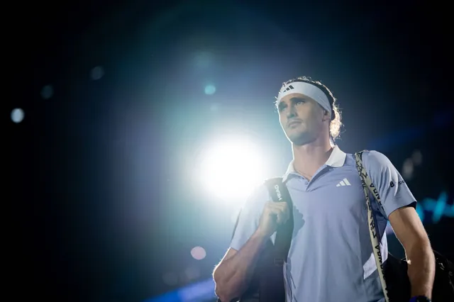 Play suspended for bizarre reason during Zhizhen Zhang v Alexander Zverev United Cup match