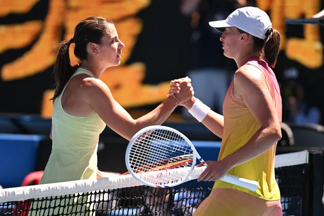 (VIDEO) Cheating storm as Iga Swiatek embroiled in double bounce controversy after umpire error costs Emma Navarro