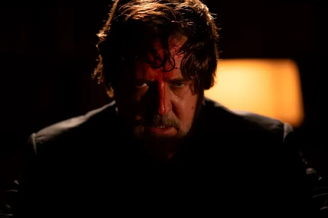 Russell Crowe wordt bezeten door de duivel in de eerste trailer van 'The Exorcism'