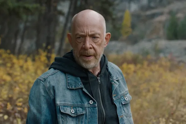 J.K. Simmons zaait dood en verderf in de trailer van 'You Can't Run Forever'