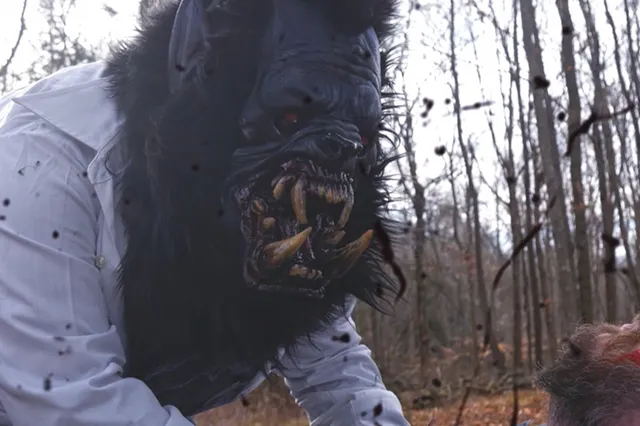 Knotsgekke B-film 'Cocaine Werewolf' belooft een absurde mix van horror en humor