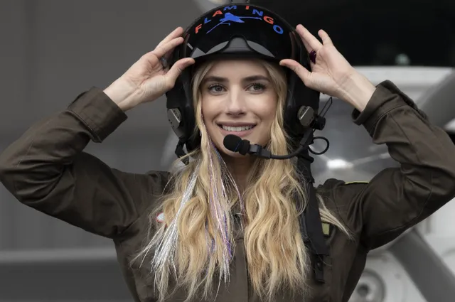 Emma Roberts schittert als NASA-astronaut in de nieuwe komische avonturenfilm 'Space Cadet'