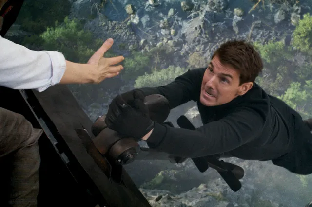 Tom Cruise zorgt voor een spannend einde van de Olympische Spelen met een gewaagde stunt