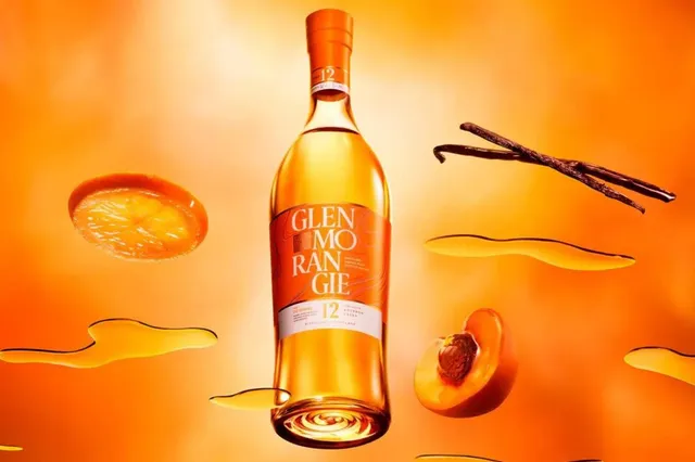Harrison Ford staat in New York groot op de reclameborden voor whiskymerk