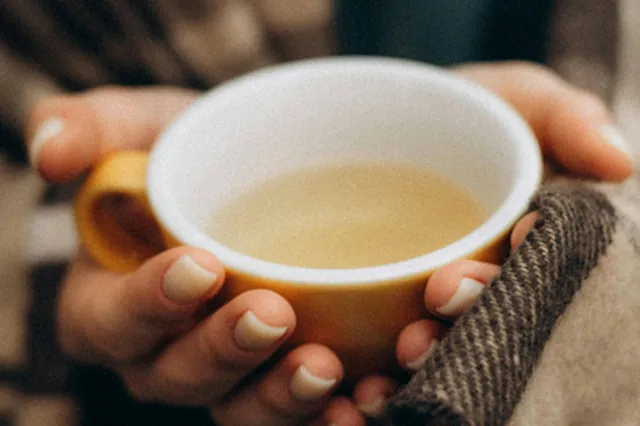 Geoosterde Japanse groene thee hojicha wint aan populariteit