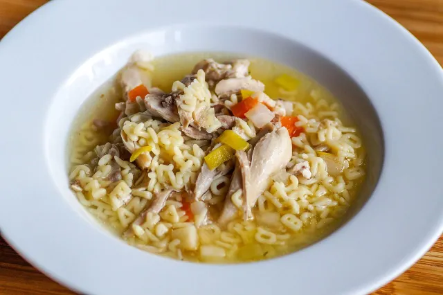 Verwarm je aan deze heerlijke maaltijdsoep: Een vullende en verwarmende soep die je nog dikwijls zal maken