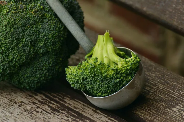 Alzheimer-preventie op uw bord: Ontdek de beste hersenversterkende groenten