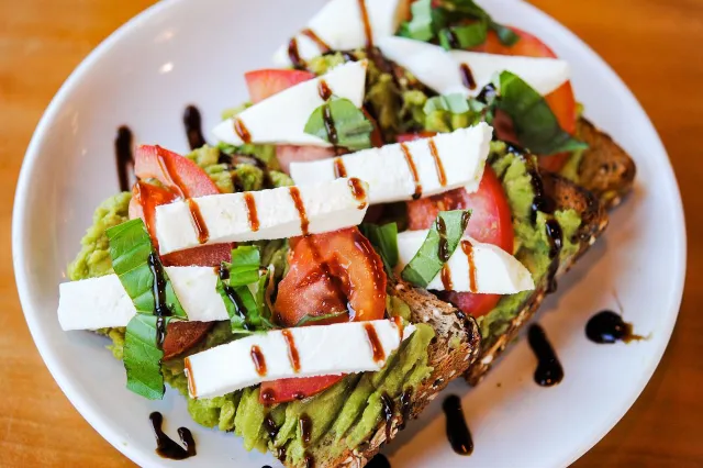 Recept voor een toast met een gouden trio aan smaken!