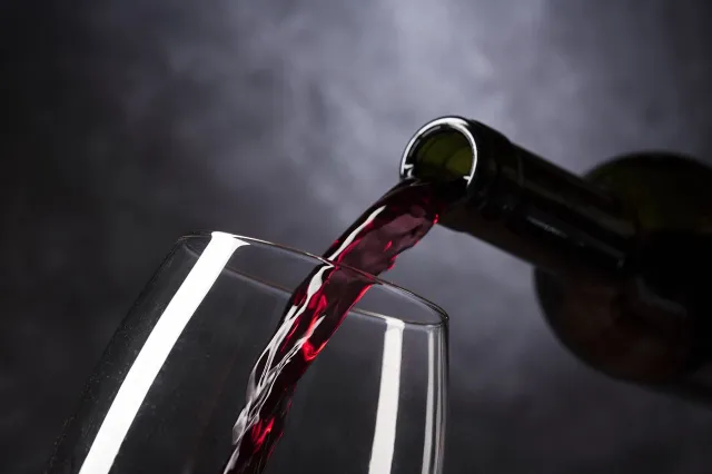 Welke wijn bevat de meeste calorieën volgens jou: Rood, wit, of rosé?
