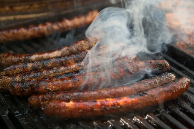 Iedereen kijkt tegen dit werk tegenop: Met deze tip maak je je barbecue grill schoon met weinig moeite