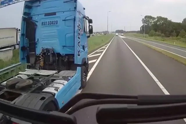 Vrachtwagenchauffeur belt met zijn vrouw en legt momentje vast op de A16 tussen Dordrecht en Breda